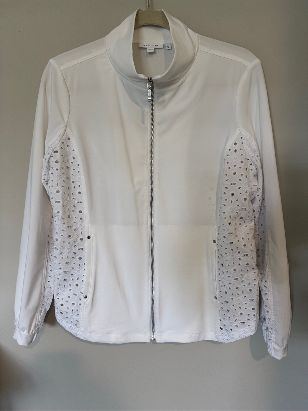 Chico's White Eyelet-Panel Zip Jacket Size 1 8/10